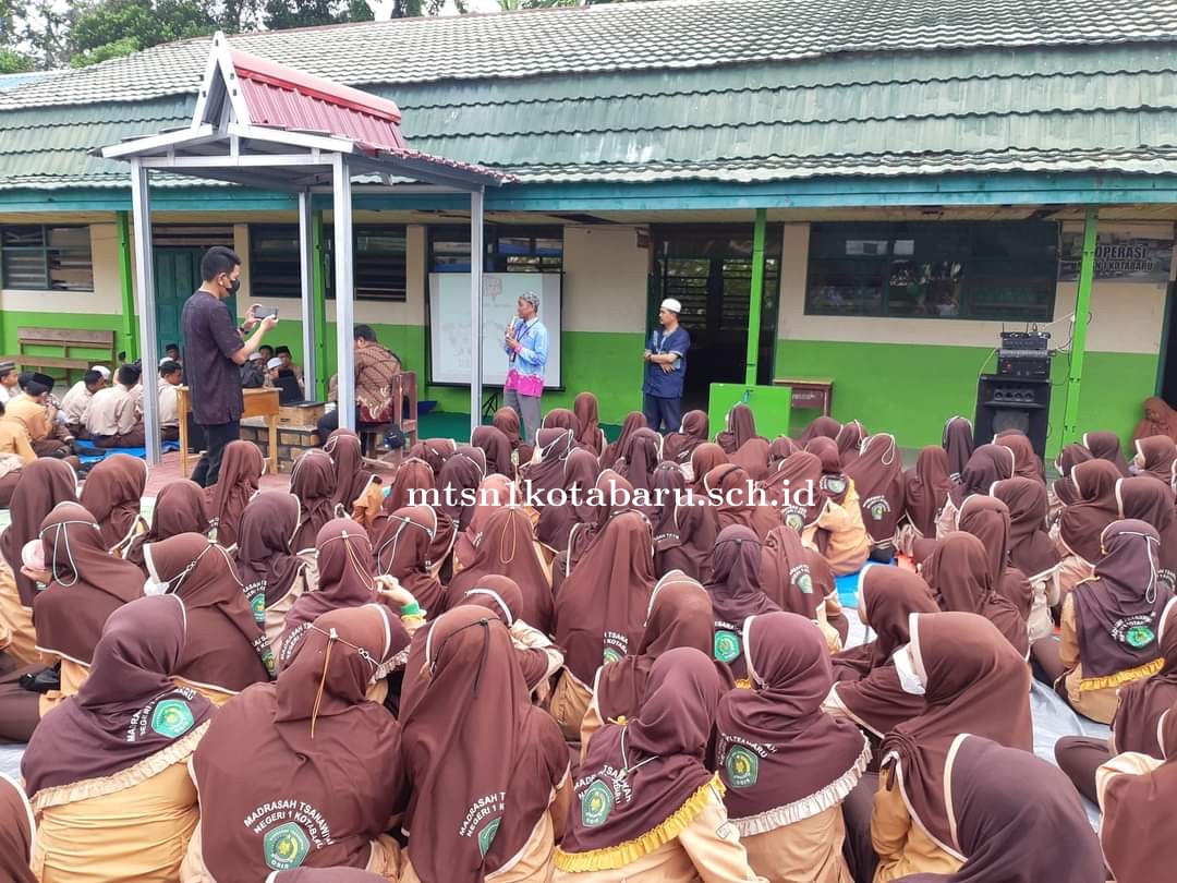 Beri Pemahaman Demokrasi, MTSN 1 Kotabaru Undang KPU Kabupaten Kotabaru
